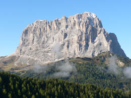 A clear view of Sassolungo