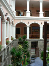 Hotel in  Quito