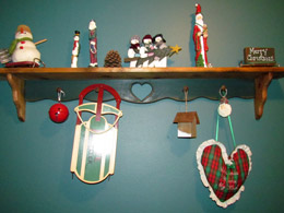 Christmas decorations in the cabin